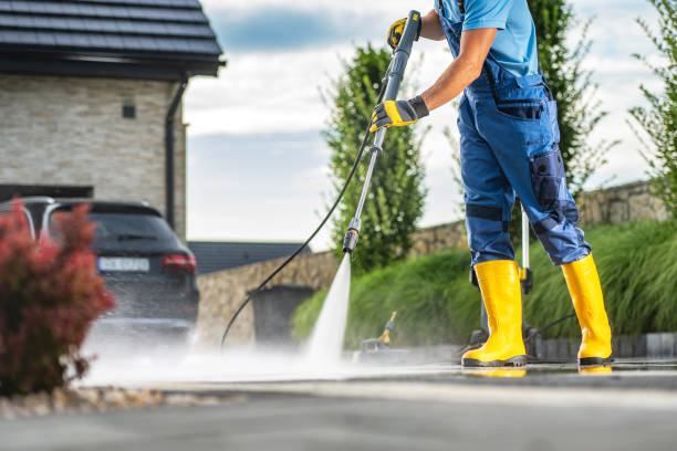 Best Parking Lot and Garage Cleaning  in Mascotte, FL